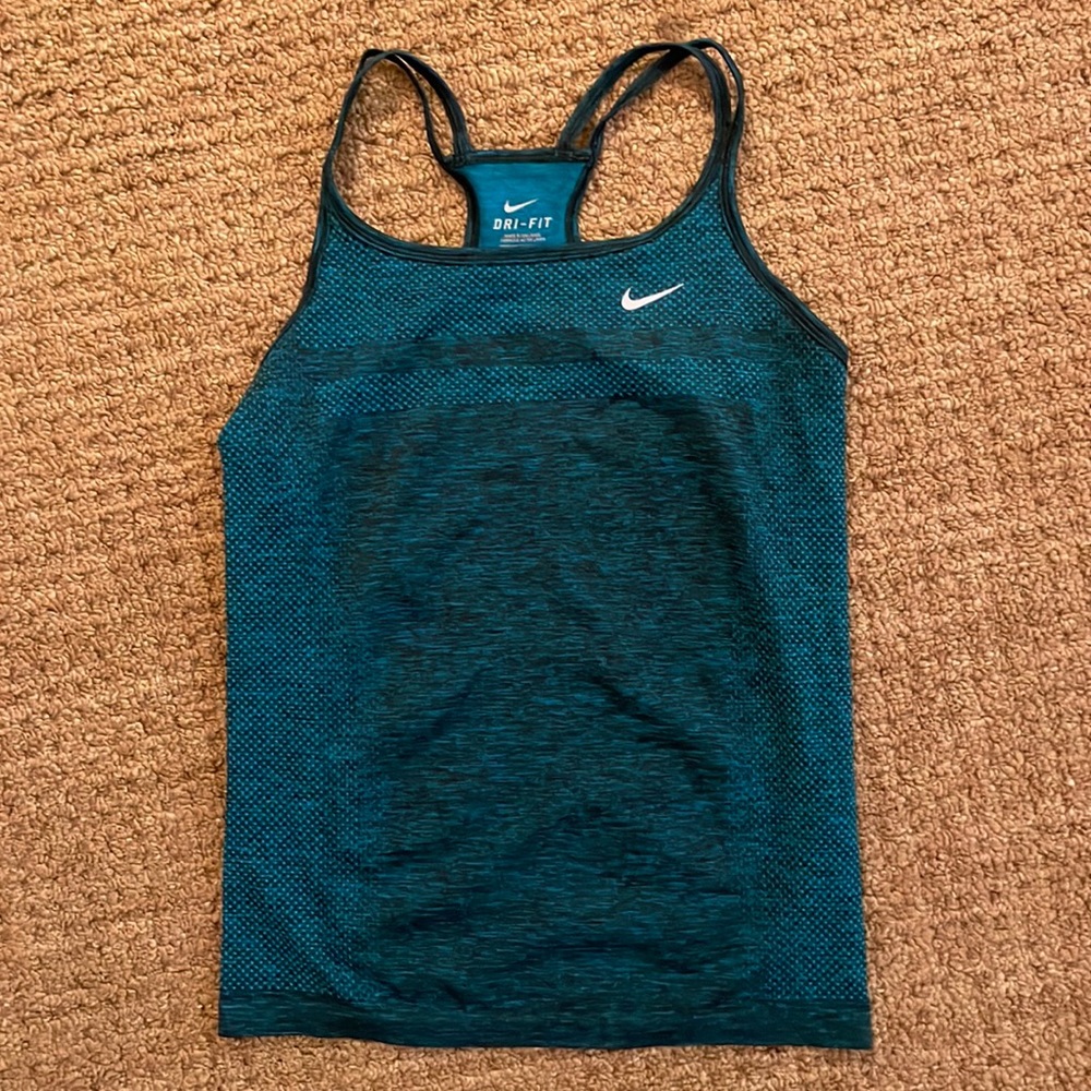 Nike XS racer back tank EUC